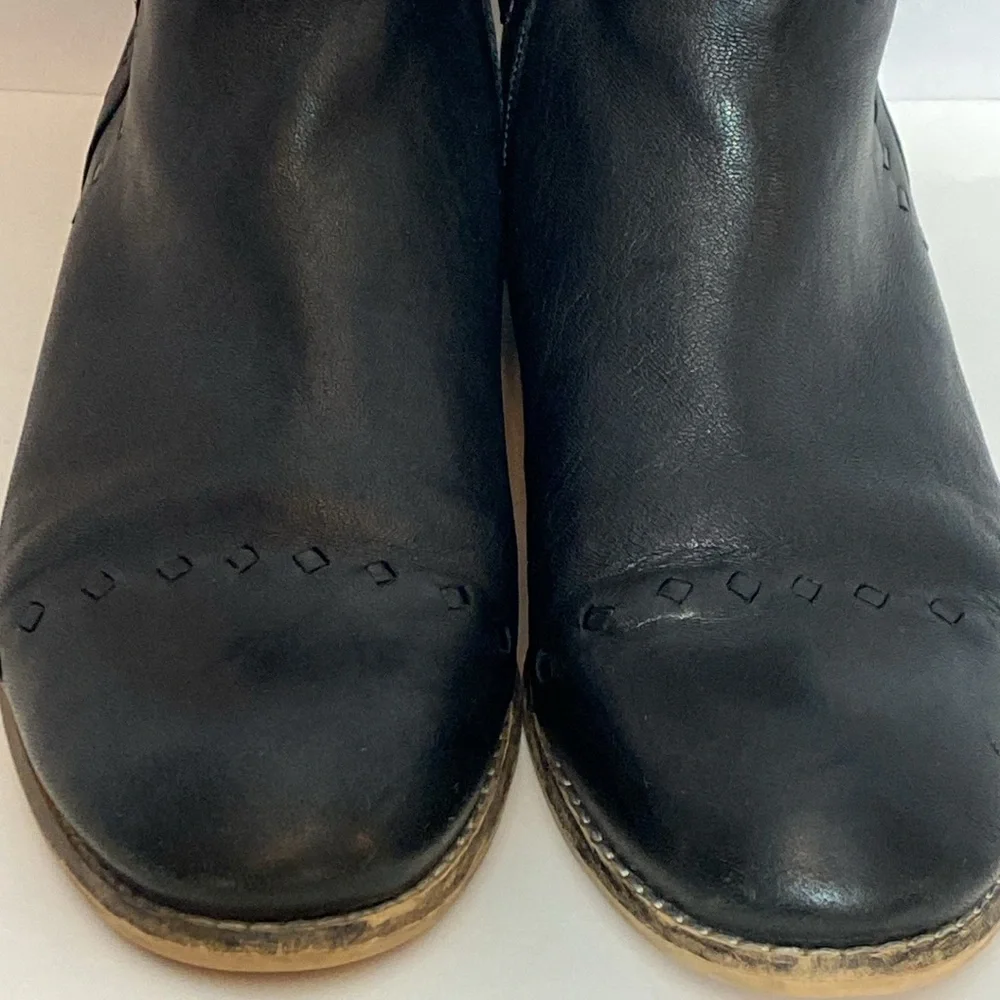Diva True Black Soft Leather Booties 38/7.5